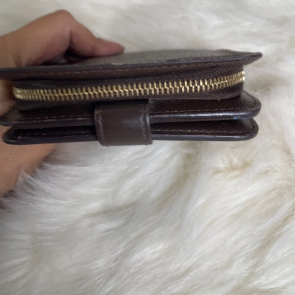 Authentic LV Damier Ebene Wallet GUC As-Is - Picture 5 of 13